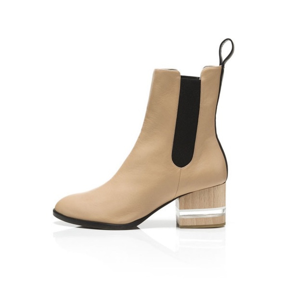 SOLD - Dear Frances Caramel Fly Boot